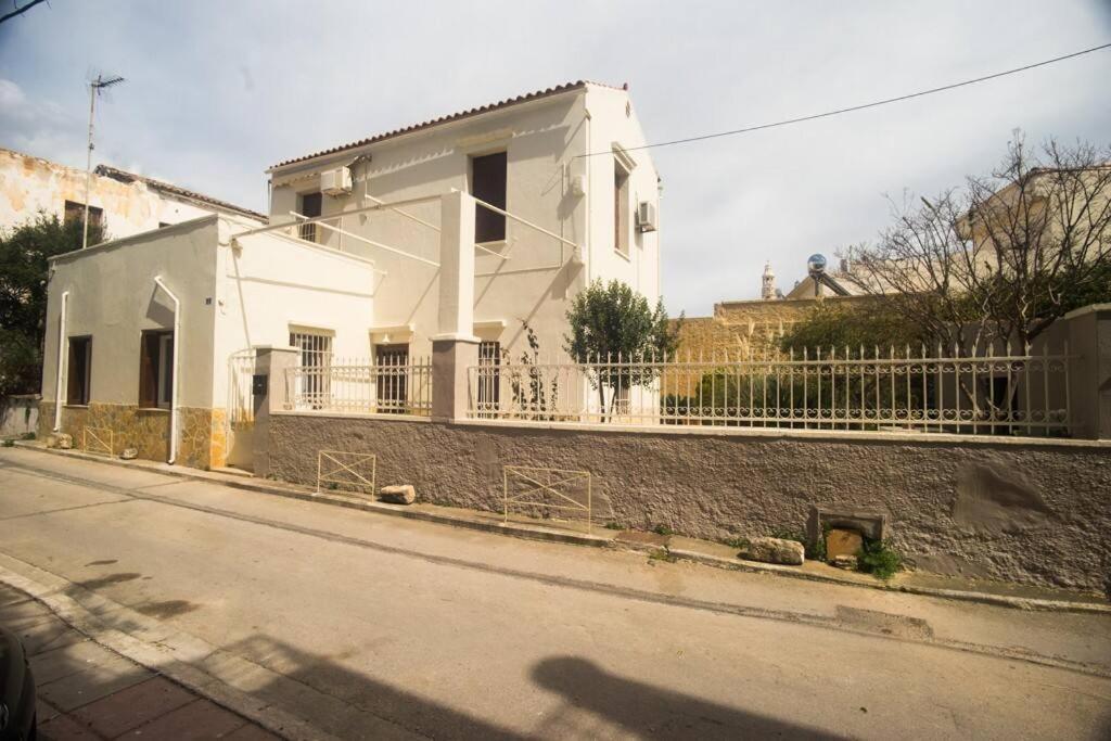Tatiana'S Garden House Chrissi Akti Chania Exterior foto